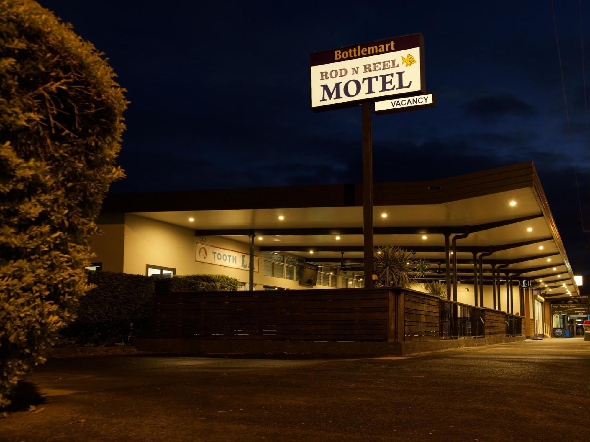 Rod 'N' Reel Hotel Motel Woodburn Exteriör bild
